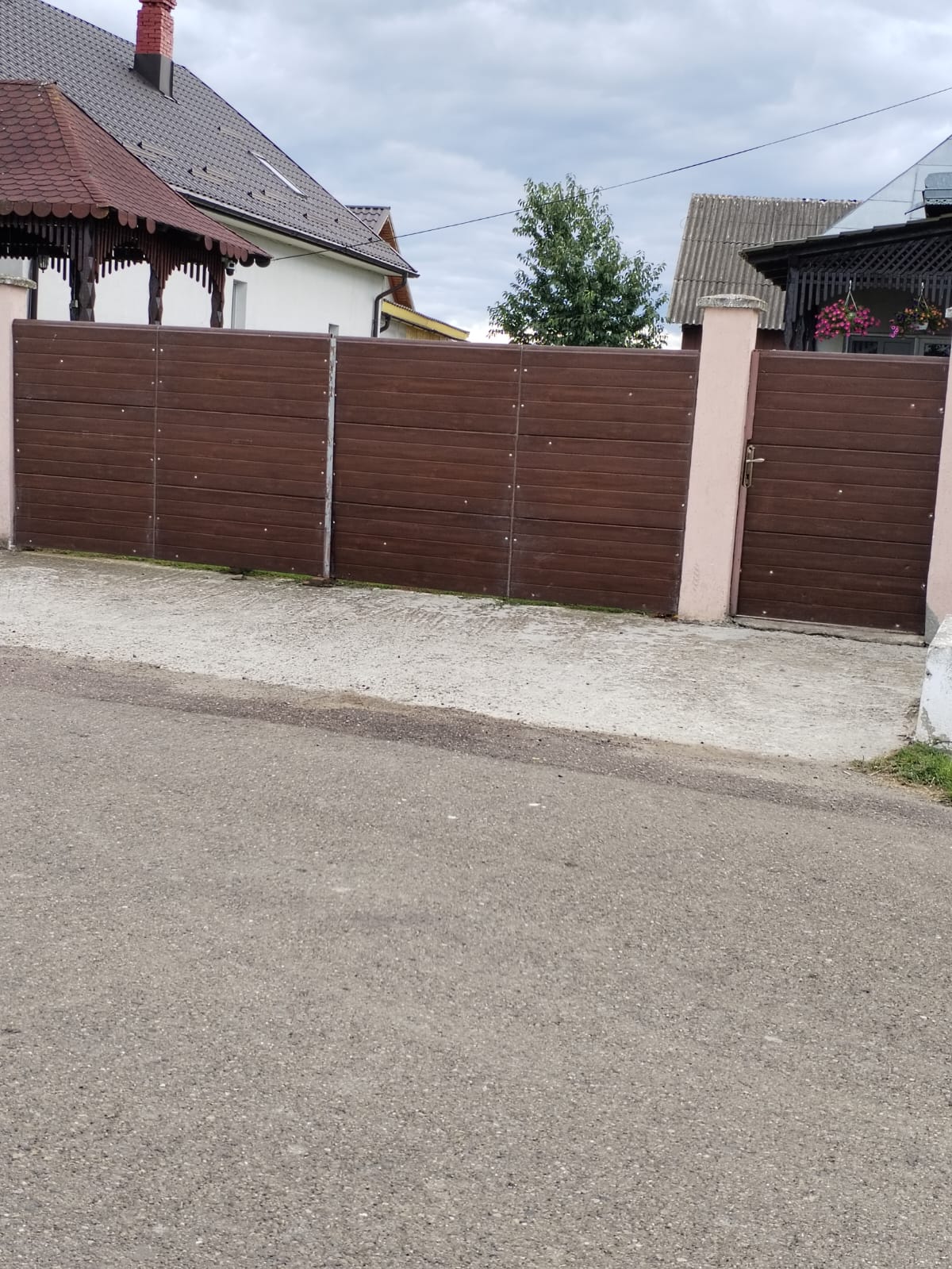 Garduri din panouri sandwich