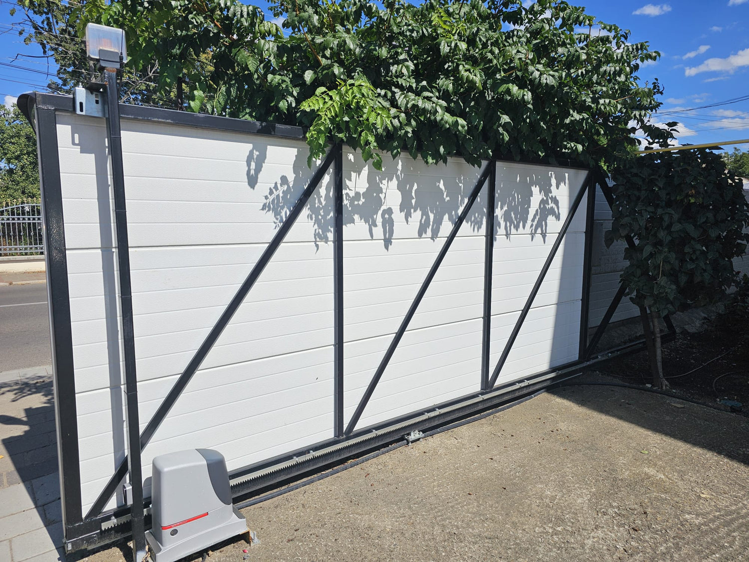 Garduri din panouri sandwich