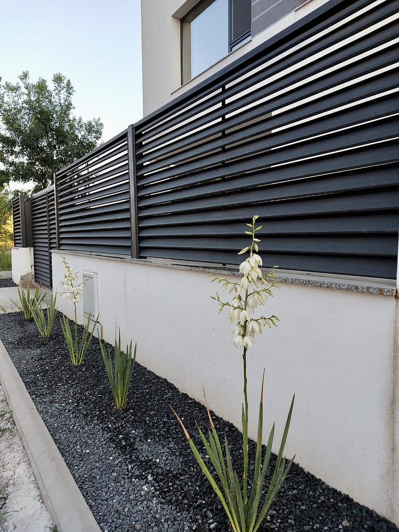 GARDURI METALICE TIP JALUZELE