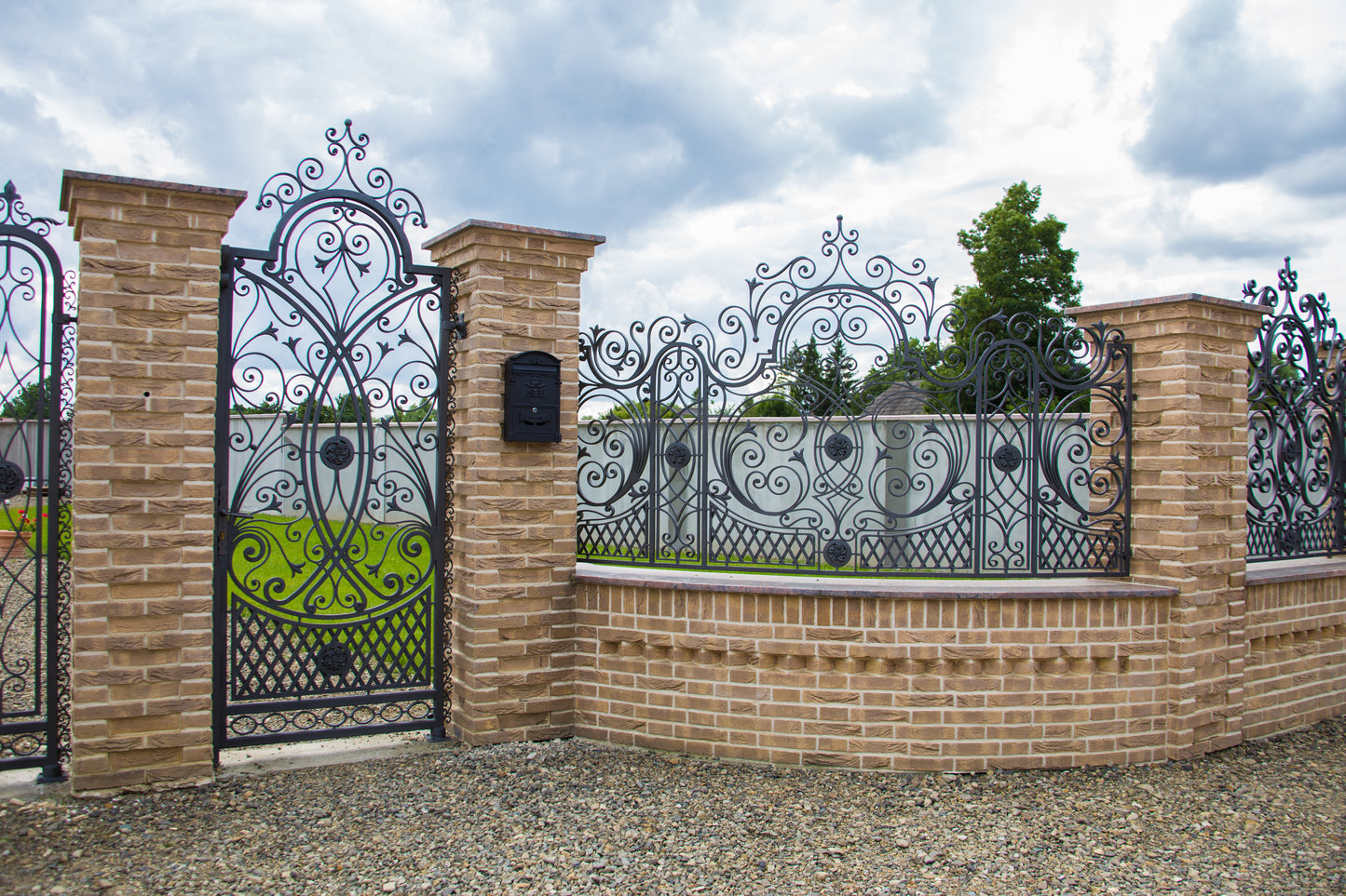 GARDURI DIN FIER FORJAT