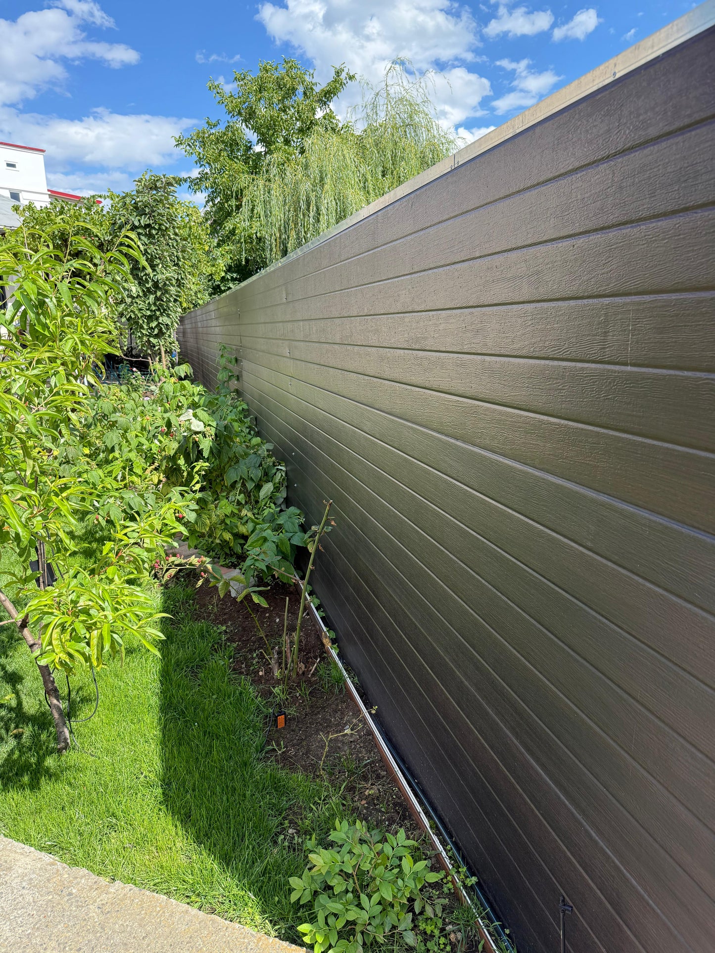 Garduri din panouri sandwich