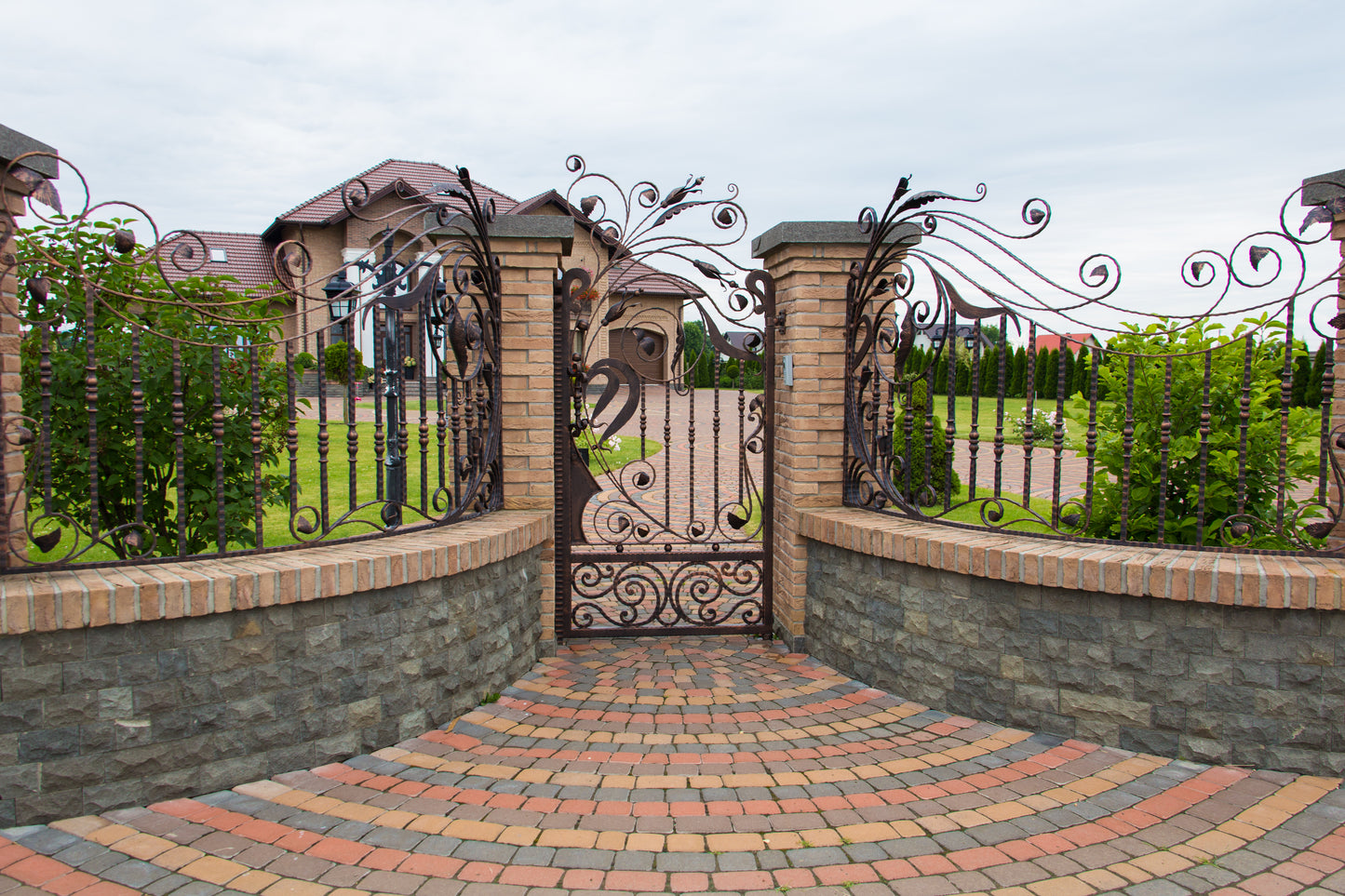 GARDURI DIN FIER FORJAT